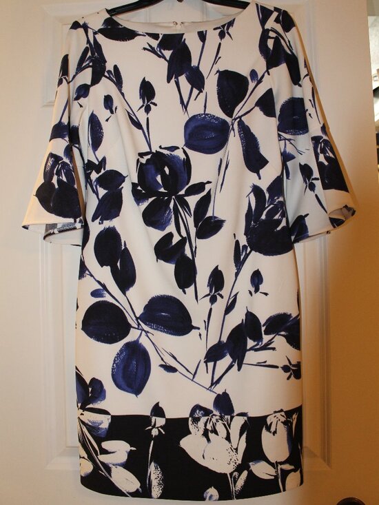 Vince Camuto Dresses & Skirts - Vince Camuto Sheath dress Flower Floral design EUC